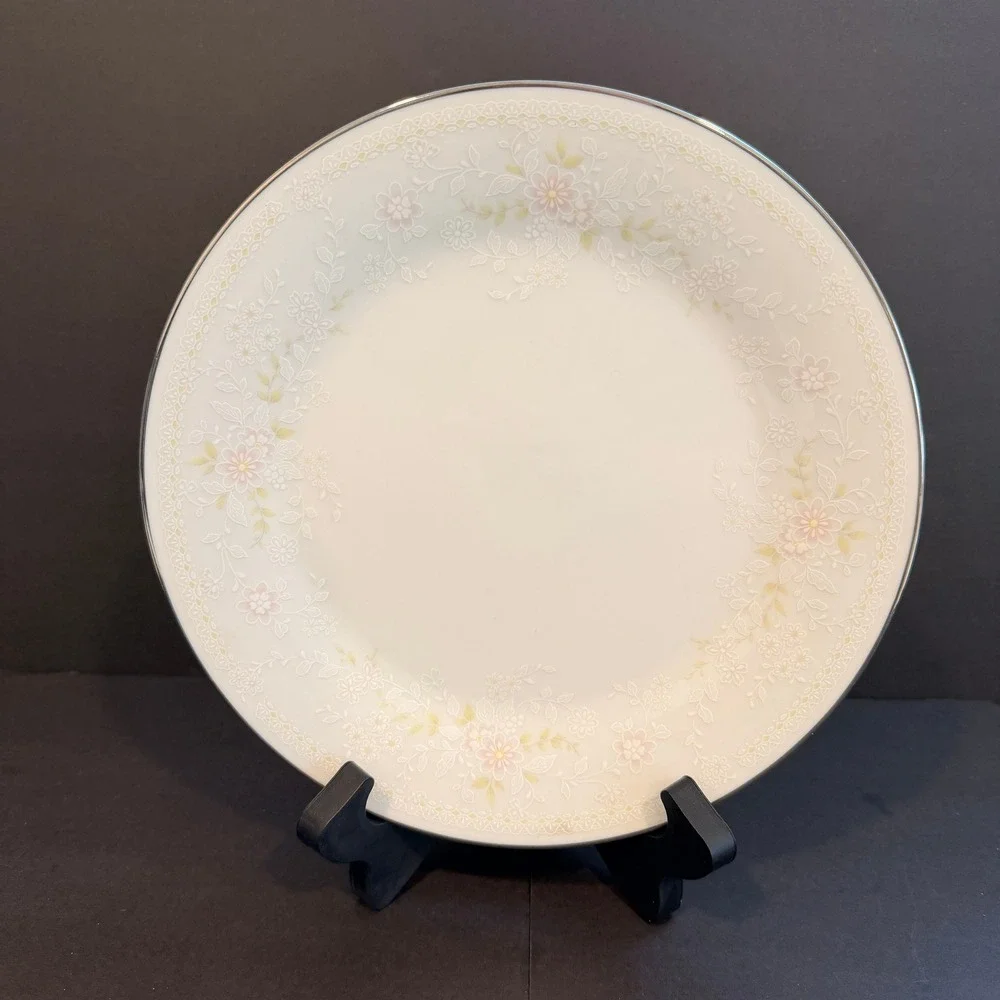 Noritake Temptation 2752 Salad Plates 8 1/4 Inch Set of 9 Japan